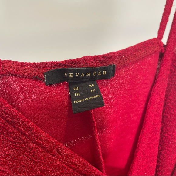 Red asymmetrical shiny bodycon v-neck dress - Picture 4 of 5